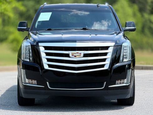 Used 2019 Cadillac Escalade 2WD image 3