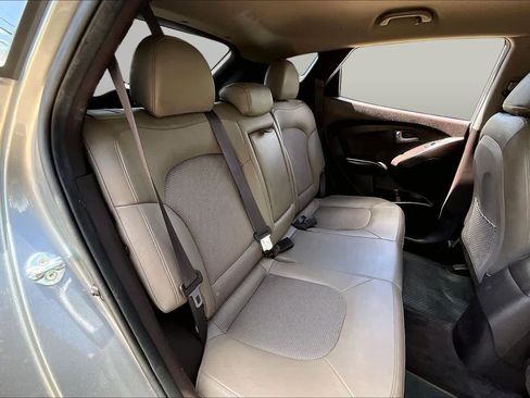 Used 2015 Hyundai Tucson GLS w/ Option Group 02 FWD image 19