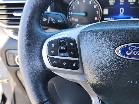 Certified 2022 Ford Explorer XLT w/ Equipment Group 202A image 30