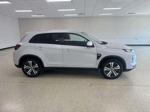 Used 2024 Mitsubishi Outlander Sport LE image 5