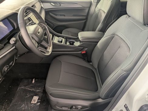 New 2025 Jeep Grand Cherokee Laredo w/ MOPAR Finishing Package image 9