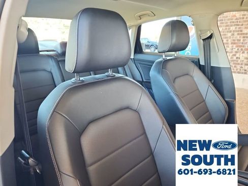 Used 2024 Volkswagen Jetta SE image 13