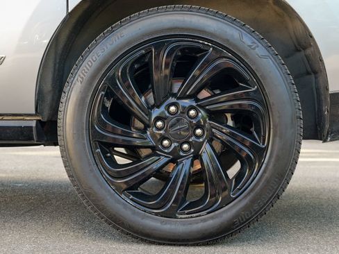 Used 2023 Lincoln Navigator L Reserve AWD/4WD image 14