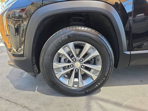 Used 2025 Chevrolet Equinox LT FWD image 34