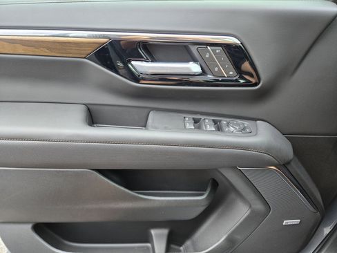 New 2026 Chevrolet Suburban High Country image 15