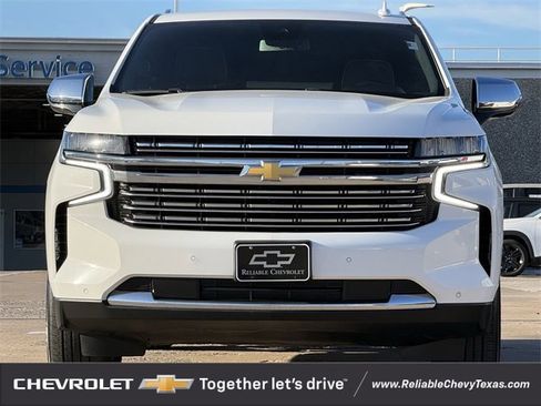 Used 2023 Chevrolet Suburban Premier image 3