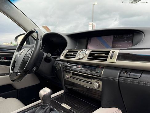 Used 2014 Lexus LS 460 w/ Comfort Package RWD image 17
