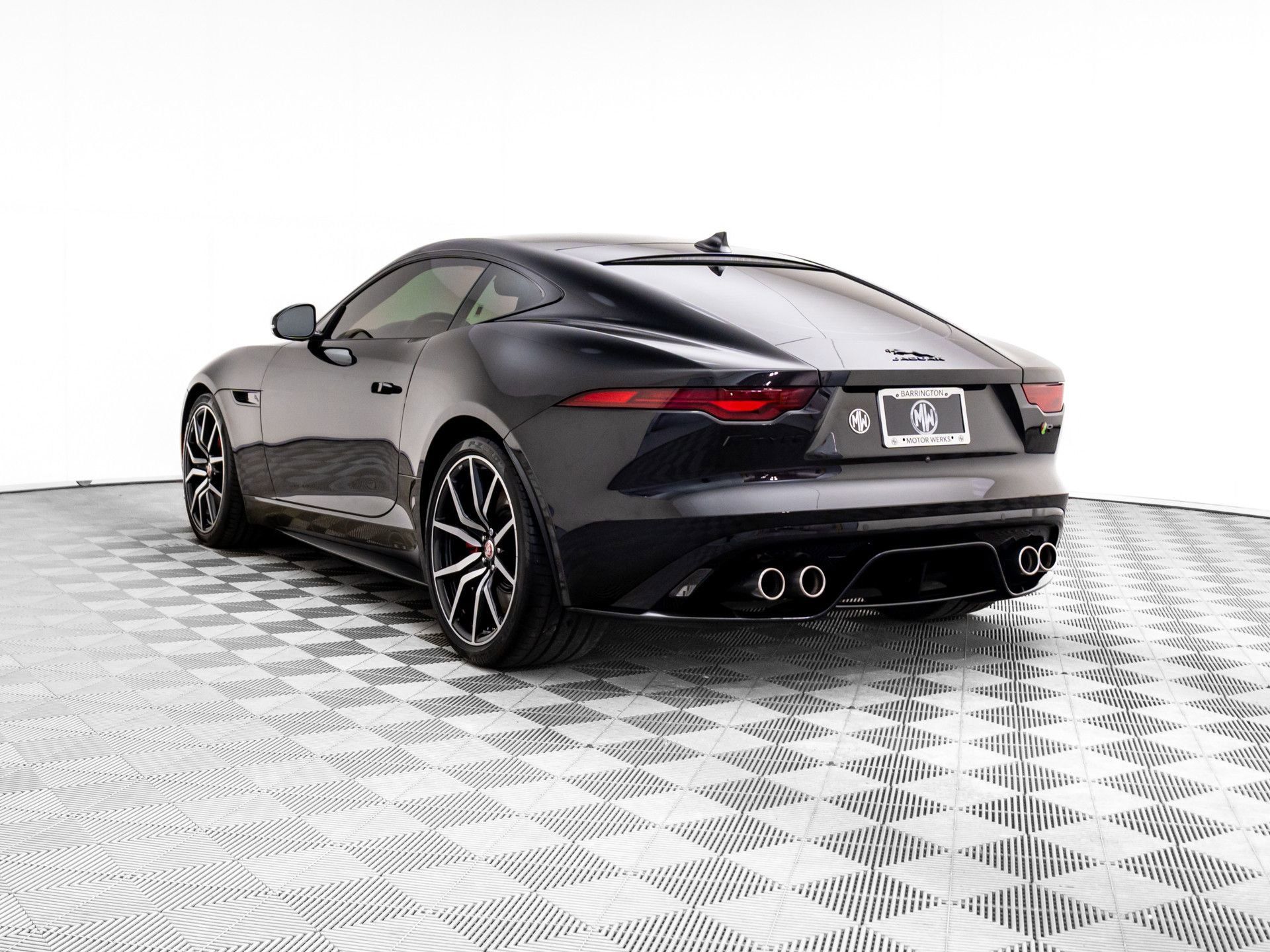 Used 2023 Jaguar F-TYPE R AWD/4WD image 3