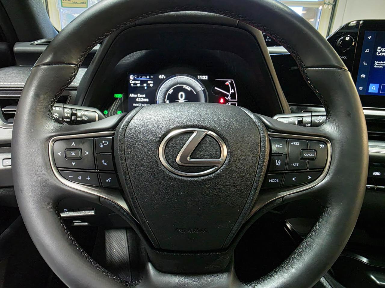 Used 2024 Lexus UX 250h F Sport FWD image 28