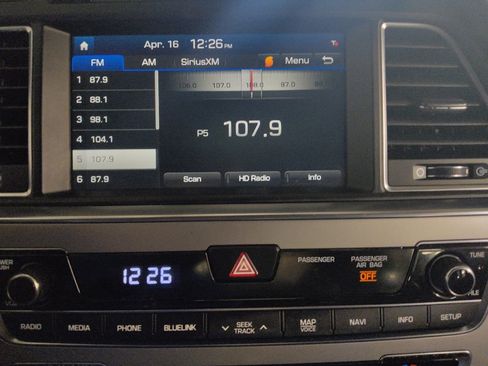 Used 2016 Hyundai Sonata Limited w/ Option Group 04 FWD image 25