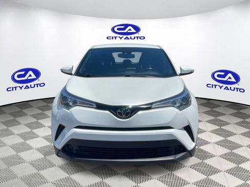 Used 2019 Toyota C-HR XLE FWD image 11