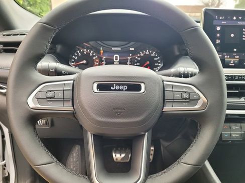 New 2026 Jeep Compass Latitude image 12