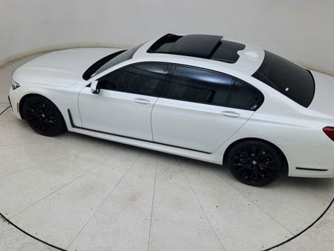 Used 2022 BMW 740i w/ M Sport Package image 82