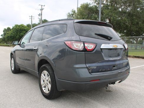 Used 2014 Chevrolet Traverse LT FWD image 7