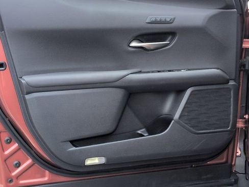 Used 2025 Lexus UX 300h FWD image 14