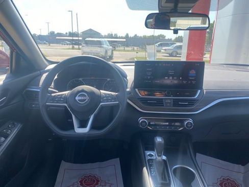 New 2025 Nissan Altima 2.5 SV w/ SV Special Edition Package image 14