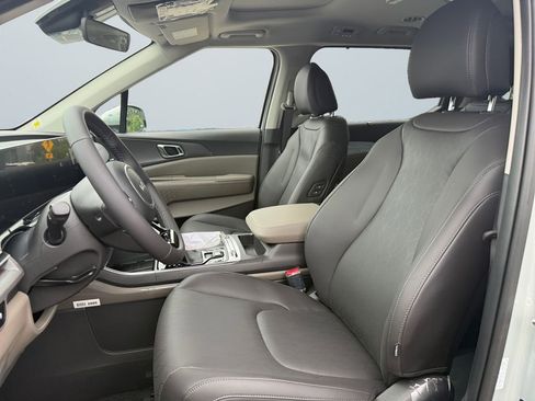 New 2026 Kia Carnival SX image 9