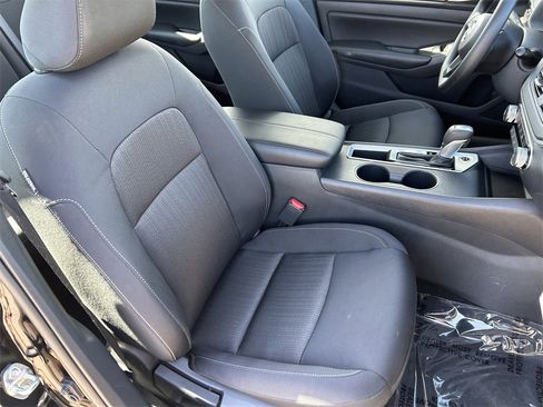 Used 2025 Nissan Altima 2.5 S image 10