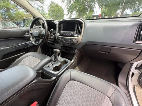 Used 2016 Chevrolet Colorado Z71 AWD/4WD image 12