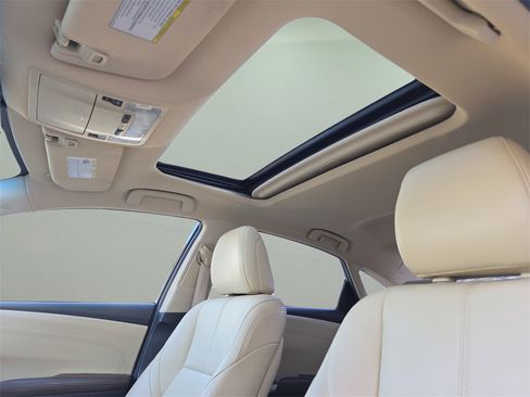 Used 2016 Toyota Avalon XLE Premium image 18