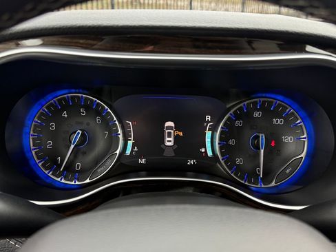 Used 2024 Chrysler Pacifica Limited image 22