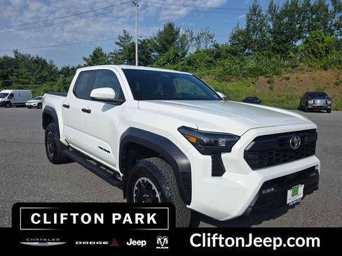 Used 2024 Toyota Tacoma TRD Off-Road AWD/4WD image 3