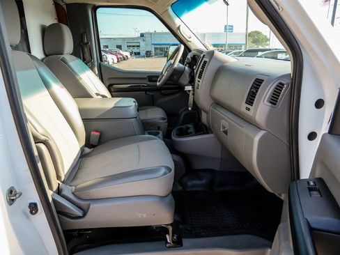 Used 2020 Nissan NV 3500 SL RWD image 12