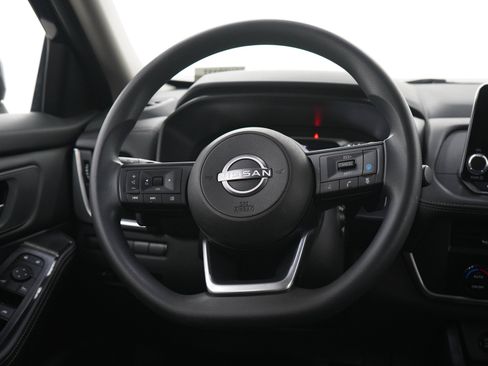 Used 2024 Nissan Rogue SV AWD/4WD image 17