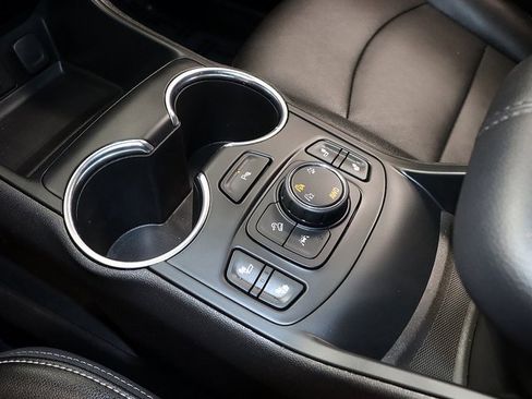 Certified 2024 GMC Terrain SLT w/ Tech Package image 22