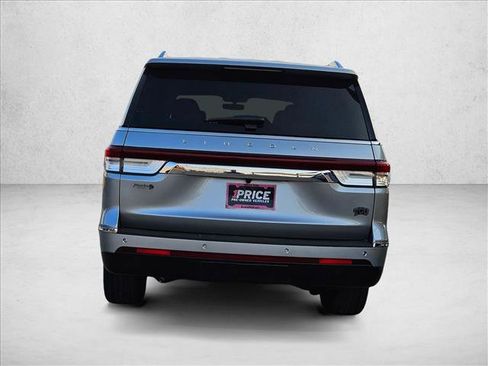 Used 2023 Lincoln Navigator L Reserve AWD/4WD image 6