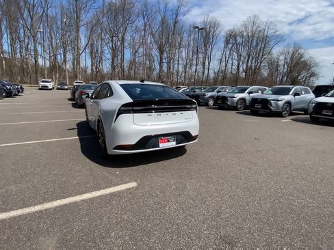Used 2026 Toyota Prius Plug-In Hybrid FWD image 8