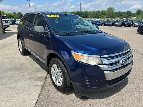 Used 2011 Ford Edge SE FWD image 3