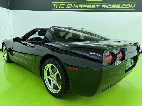 Used 2004 Chevrolet Corvette Coupe w/ Roof Package RWD image 7
