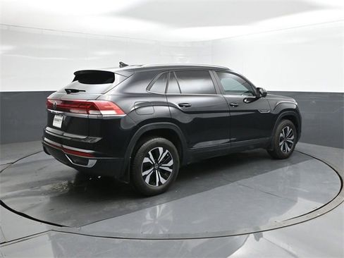 Certified 2024 Volkswagen Atlas Cross Sport SE w/ Adventure Package image 11