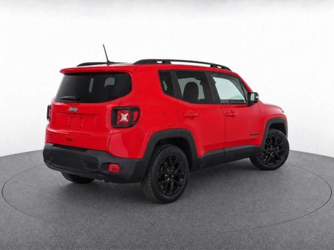 Used 2022 Jeep Renegade Altitude AWD/4WD image 3