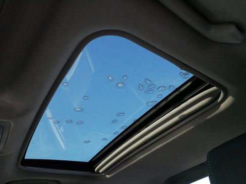 Used 2012 Toyota Camry SE w/ Convenience Pkg image 30