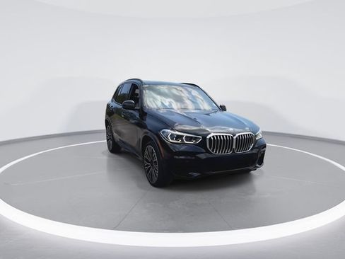 Used 2022 BMW X5 xDrive40i w/ M Sport Package AWD/4WD image 2