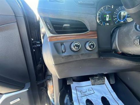 Used 2018 Cadillac Escalade ESV Luxury image 11