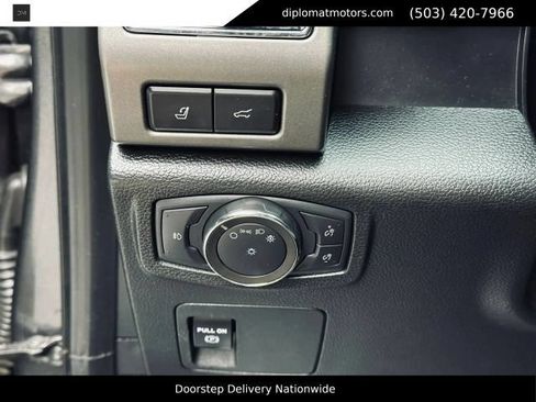 Used 2020 Ford Expedition XLT w/ Equipment Group 202A AWD/4WD image 36