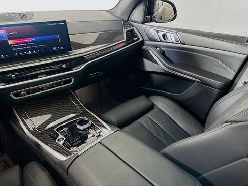Used 2025 BMW X7 M60i w/ Executive Package image 26