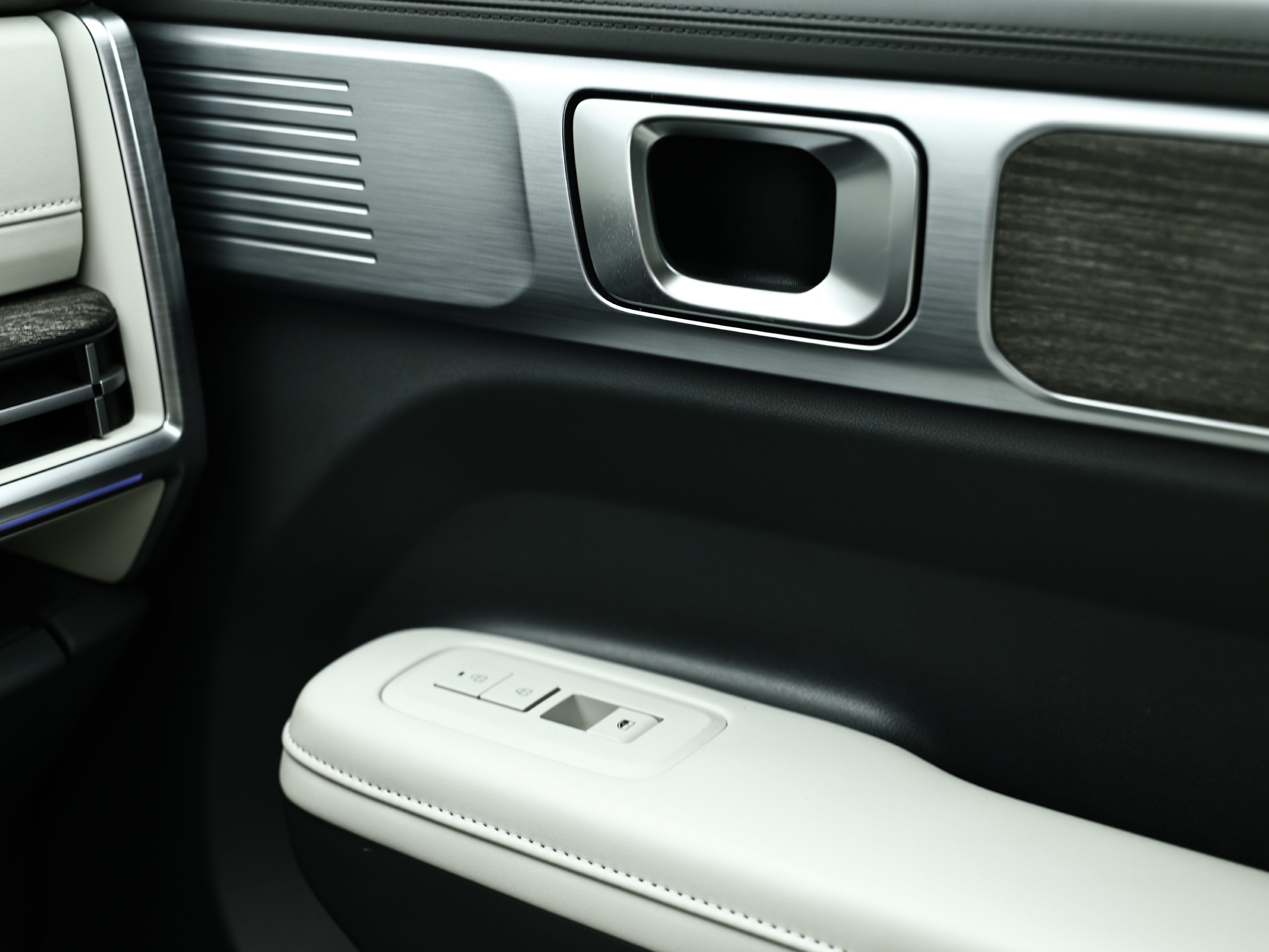 Used 2024 Hyundai Santa Fe Limited FWD image 42