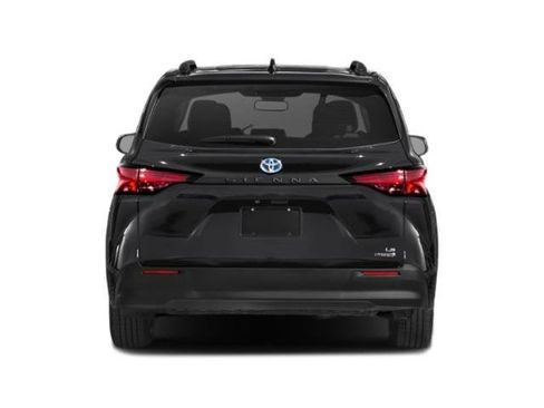 Used 2024 Toyota Sienna LE image 8