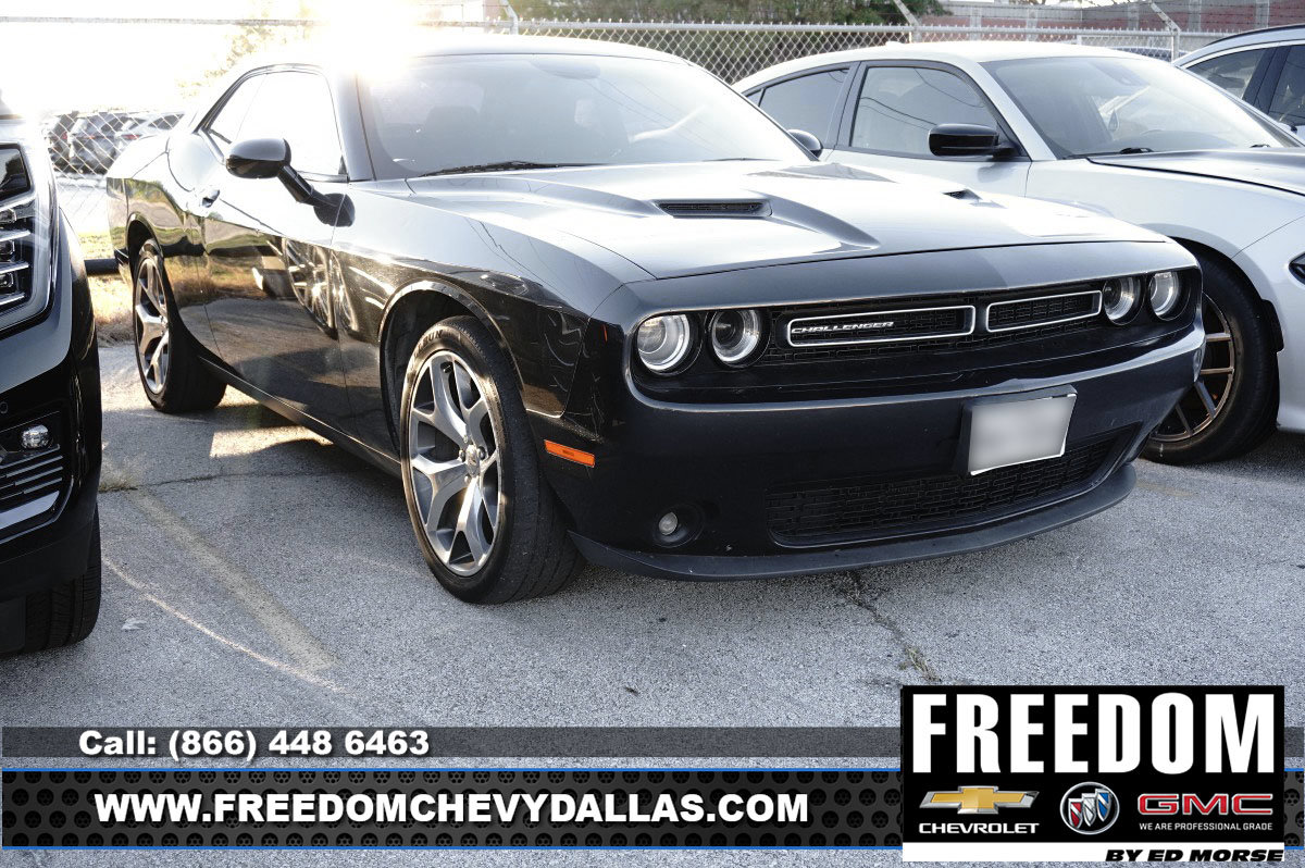Used 2016 Dodge Challenger SXT Plus RWD image 1