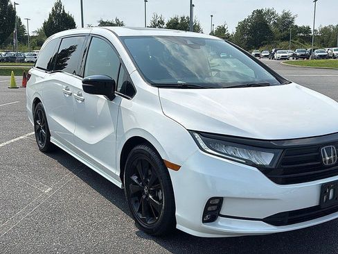 Used 2023 Honda Odyssey Sport image 1