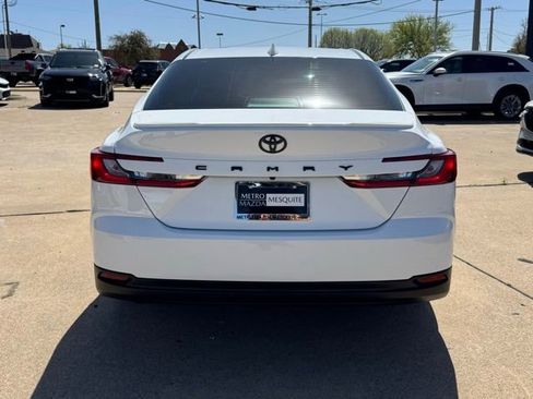 Used 2025 Toyota Camry LE image 5