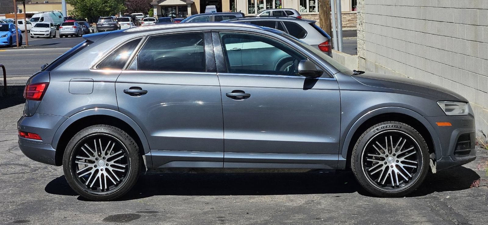 Used 2017 Audi Q3 2.0T Premium Plus w/ Premium Plus Package AWD/4WD image 6
