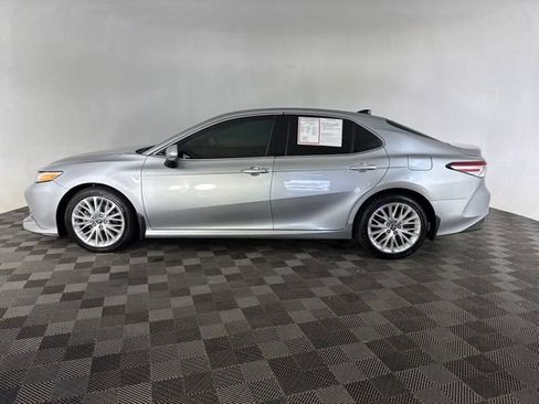 Used 2020 Toyota Camry XLE FWD image 8