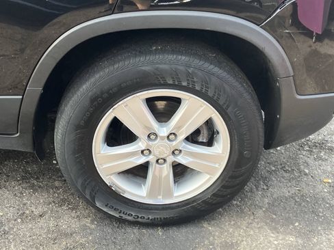 Used 2021 Chevrolet Trax LS w/ Tint and Cruise Package AWD/4WD image 14