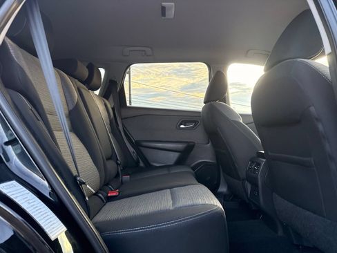 Used 2021 Nissan Rogue SV FWD image 32