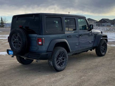 Used 2024 Jeep Wrangler Sport S image 8